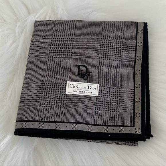 Dior Black and Gray Pocket Square with Glen Plaid Pattern 100% Silk BNWOT - Picture 1 of 7